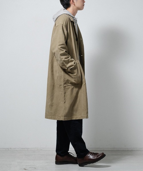 quadro（クオドロ）の「リクライドクロスアトリエコート（ステンカラーコート・メンズ・ネイビー/カーキ・MEDIUM）」の6枚目の写真