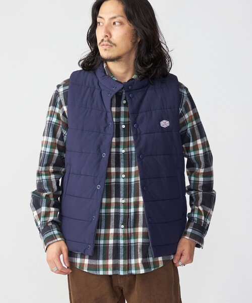 SHIPS（シップス）の「*SHIPS:〈撥水〉スタイリッシュ ロゴ ワッペン リップストップ ナイロン 中綿 ベスト（ダウンベスト・メンズ・ブラック/ネイビー/グレー/オリーブ・SMALL/MEDIUM/LARGE/X-LARGE）」の16枚目の写真