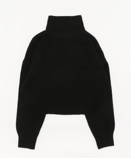 REDYAZEL（レディアゼル）の「タートルショート丈ニット（ニット/セーター・レディース・パープル/ブラック/ライトベージュ・FREE）」の4枚目の写真