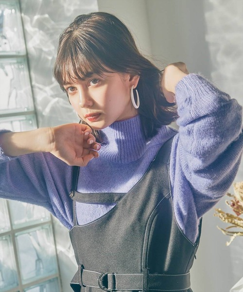 REDYAZEL（レディアゼル）の「タートルショート丈ニット（ニット/セーター・レディース・パープル/ブラック/ライトベージュ・FREE）」の3枚目の写真