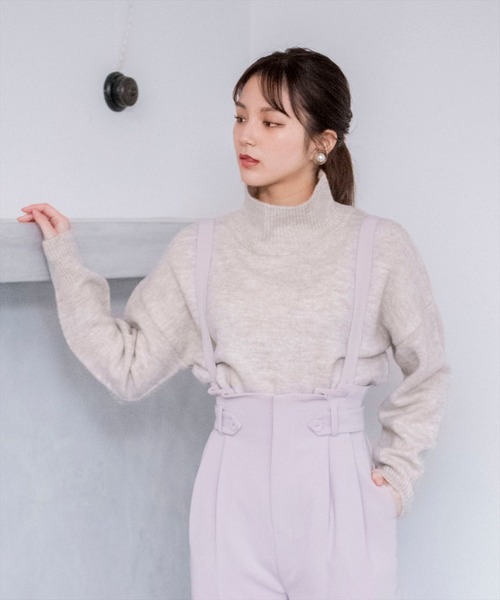 REDYAZEL（レディアゼル）の「タートルショート丈ニット（ニット/セーター・レディース・パープル/ブラック/ライトベージュ・FREE）」の2枚目の写真