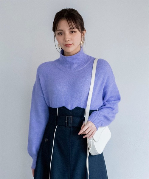 REDYAZEL（レディアゼル）の「タートルショート丈ニット（ニット/セーター・レディース・パープル/ブラック/ライトベージュ・FREE）」の8枚目の写真
