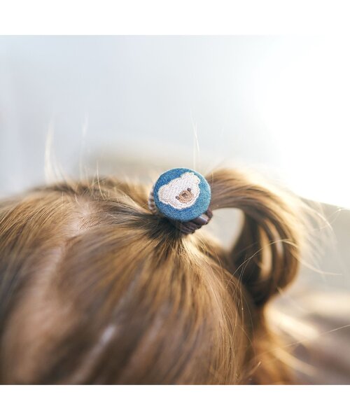 apres les cours（アプレレクール）の「tiny bear クルミボタンヘアゴム（ヘアゴム・キッズ・チェック/インディゴブルー・FREE）」の4枚目の写真