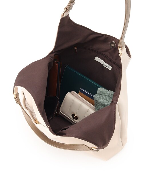 SHOO・LA・RUE（シューラルー）の「◆ナナメファスナートート（トートバッグ・レディース・アイボリー/ブラック/ブルー・00）」の15枚目の写真