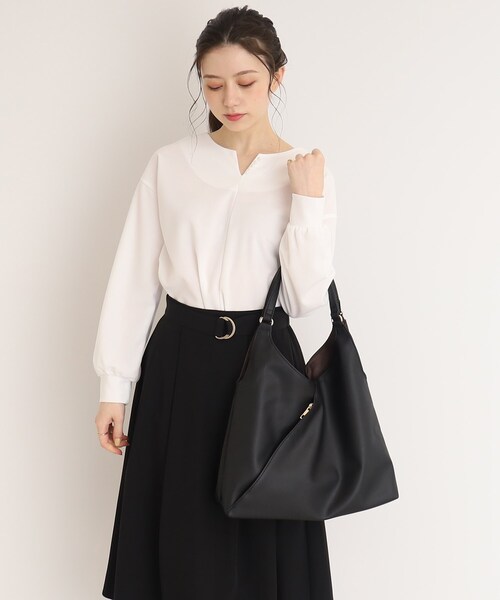 SHOO・LA・RUE（シューラルー）の「◆ナナメファスナートート（トートバッグ・レディース・アイボリー/ブラック/ブルー・00）」の19枚目の写真