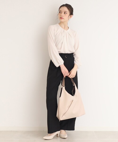 SHOO・LA・RUE（シューラルー）の「◆ナナメファスナートート（トートバッグ・レディース・アイボリー/ブラック/ブルー・00）」の13枚目の写真