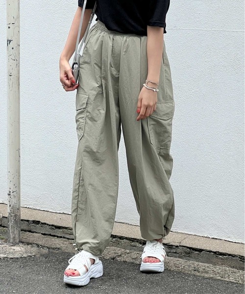 Isn't She?(イズントシー)の「厚底スポーツサンダル(サンダル・レディース・オフホワイト/ブラック・L/M/S)」の13枚目の写真