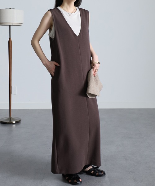 RANAN（ラナン）の「Vネックジャンパースカート　ロング丈（ジャンパースカート・レディース・サンドグレー/ネイビー/ブラック/ベージュ・LL/L/M）」の15枚目の写真