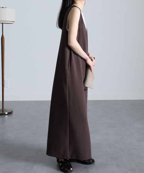 RANAN（ラナン）の「Vネックジャンパースカート　ロング丈（ジャンパースカート・レディース・サンドグレー/ネイビー/ブラック/ベージュ・LL/L/M）」の14枚目の写真