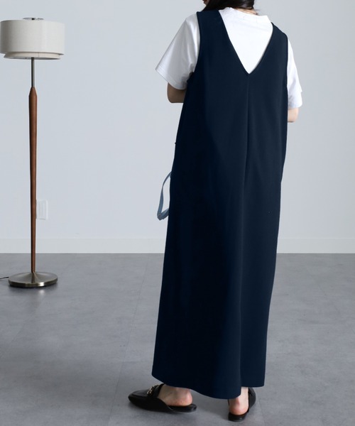 RANAN（ラナン）の「Vネックジャンパースカート　ロング丈（ジャンパースカート・レディース・サンドグレー/ネイビー/ブラック/ベージュ・LL/L/M）」の9枚目の写真