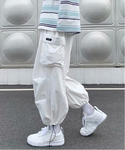 ARCADE（アーケード）の「【-ARCADE Limited Line-】ルーズワイド バルーンシルエット サイドポケット ジョガー カーゴパンツ（カーゴパンツ・メンズ・カーキ/ブラック/ホワイト・M/L/2XL/XL）」の2枚目の写真