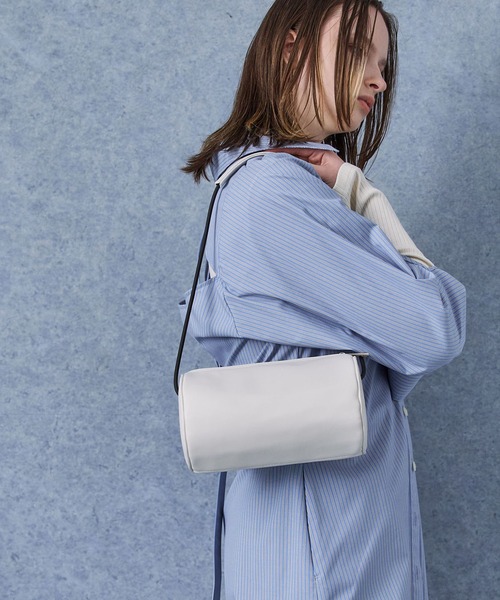 PUBLIC TOKYO（パブリックトウキョウ）の「【埼玉県産】【長さ調整可能】エコレザーホール3WAYショルダー/ボストンバック（ショルダーバッグ・レディース・ホワイト/ブラック・FREE）」の11枚目の写真