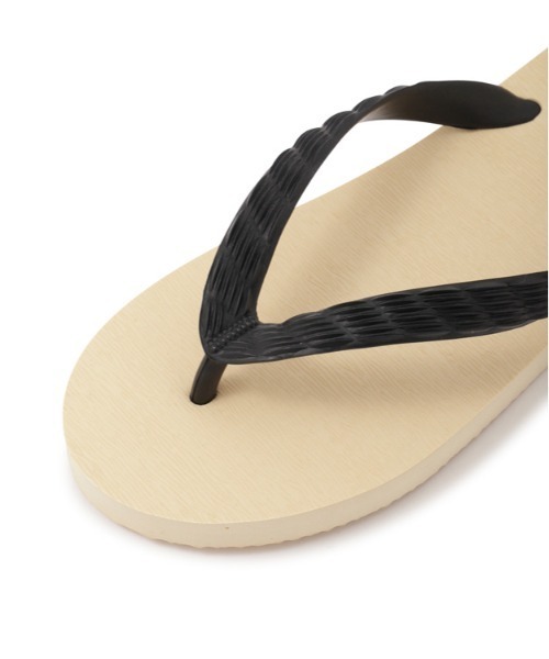 MHL.（エムエイチエル）の「NATURAL RUBBER（サンダル・レディース・ブラック/ナチュラル・25/24）」の6枚目の写真