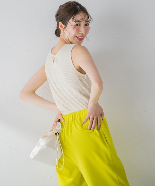 VICKY(ビッキー)の「【夏に大活躍】前後2WAYスクエアタンクトップ《手洗い可能》(キャミソール・レディース・オフホワイト/グレー/ブラック・M)」の17枚目の写真