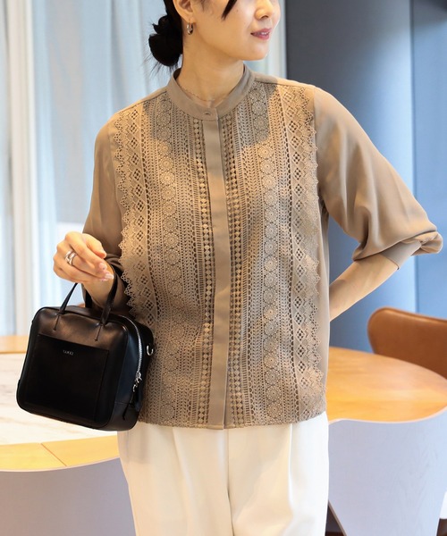 BEAMS HEART(ビームスハート)の「【WEB限定】フロントレース ブラウス(洗濯機可能)(シャツ/ブラウス・レディース・ベージュ/オフホワイト/ブラック/ネイビー/ライトグレー・FREE)」の8枚目の写真