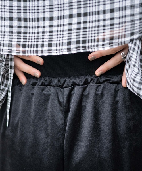 WEGO(ウィゴー)の「WEGO/ラインサテンパンツ(スラックス・レディース・カーキ/ブラック・FREE)」の14枚目の写真