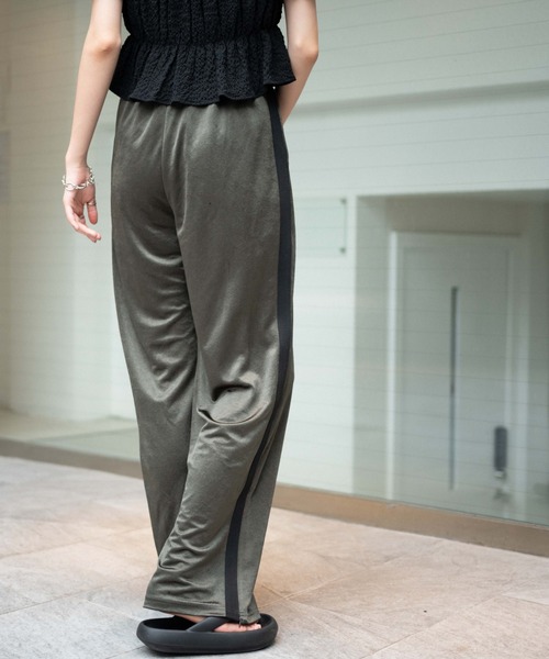 WEGO(ウィゴー)の「WEGO/ラインサテンパンツ(スラックス・レディース・カーキ/ブラック・FREE)」の9枚目の写真