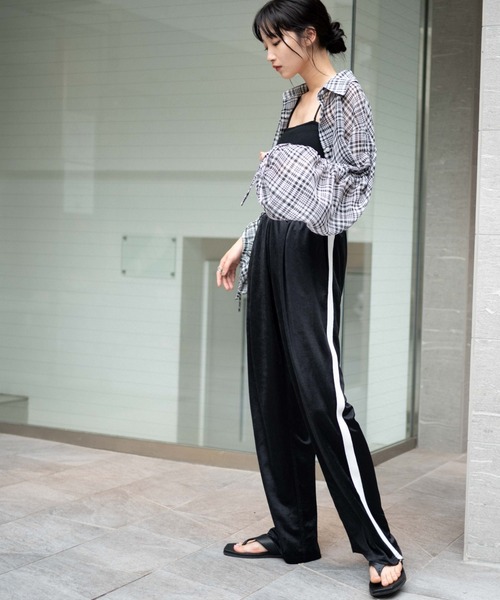 WEGO(ウィゴー)の「WEGO/ラインサテンパンツ(スラックス・レディース・カーキ/ブラック・FREE)」の7枚目の写真