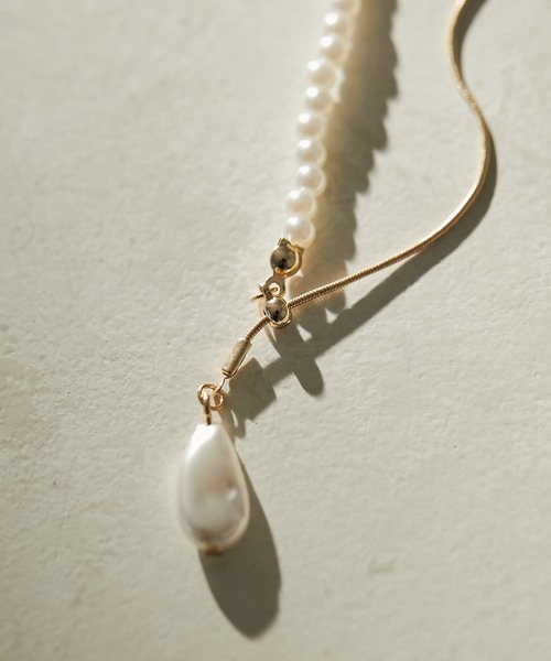 ear PAPILLONNER（イアパピヨネ）の「Y字パールロングネックレス（ネックレス・レディース・ゴールド/シルバー・FREE）」の14枚目の写真