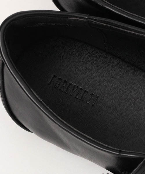 FOREVER 21(フォーエバー トゥエンティーワン)の「フラットメリージェーン(その他シューズ・レディース・ホワイト系その他2/ブラック・23cm/25cm/22.5cm/24.5cm/24cm/23.5cm)」の11枚目の写真