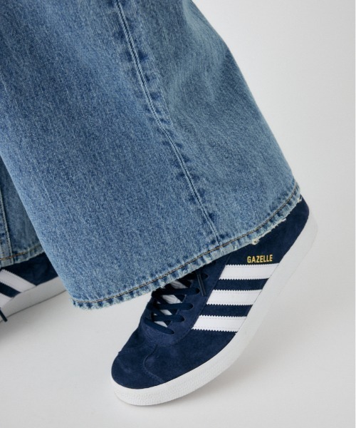 MOUSSY(マウジー)の「adidas Originals GAZZELE(スニーカー・レディース・ブラック/ネイビー・25cm/24.5cm/24cm)」の2枚目の写真