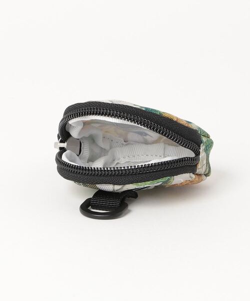 CHUMS(チャムス)の「CHUMS/チャムス コインケース ROUND COIN CASE リサイクルラウンドコインケース CH60-3573(コインケース・メンズ・グレイッシュベージュ/ブラック/グリーン系その他/ブラック×ホワイト/黄土色系/レッド/ネイビー/ライトブルー/ブラック系その他/マルチ/グレイッシュブルー/ピンク・FREE)」の16枚目の写真