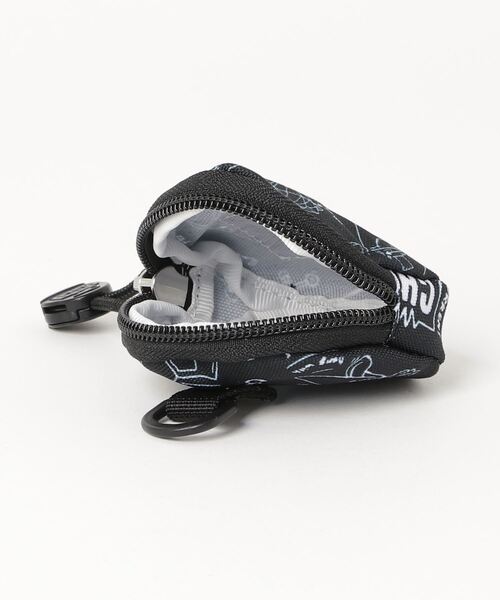CHUMS(チャムス)の「CHUMS/チャムス コインケース ROUND COIN CASE リサイクルラウンドコインケース CH60-3573(コインケース・メンズ・グレイッシュベージュ/ブラック/グリーン系その他/ブラック×ホワイト/黄土色系/レッド/ネイビー/ライトブルー/ブラック系その他/マルチ/グレイッシュブルー/ピンク・FREE)」の20枚目の写真