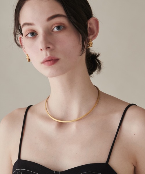 ciite' surgical stainless（シーテサージカルステンレス）の「【 金属アレルギー対応 】 ラウンドフォルムチョーカー / ネックレス / ネックカフ サージカルステンレス 316L（チョーカー・レディース・シルバー/ゴールド・FREE）」の11枚目の写真