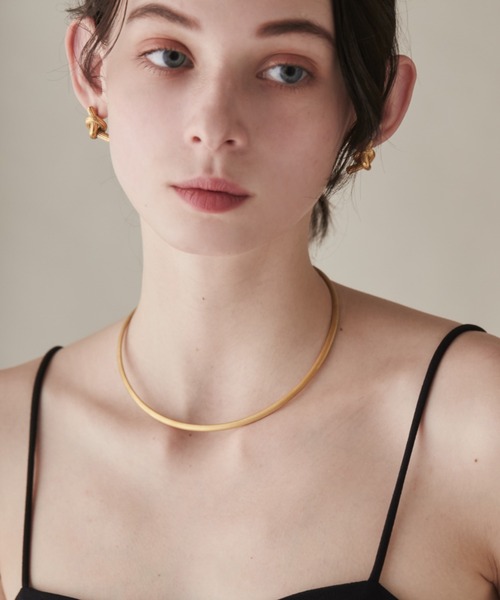 ciite' surgical stainless（シーテサージカルステンレス）の「【 金属アレルギー対応 】 ラウンドフォルムチョーカー / ネックレス / ネックカフ サージカルステンレス 316L（チョーカー・レディース・シルバー/ゴールド・FREE）」の14枚目の写真