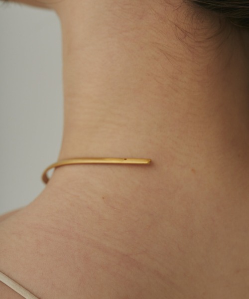 ciite' surgical stainless（シーテサージカルステンレス）の「【 金属アレルギー対応 】 ラウンドフォルムチョーカー / ネックレス / ネックカフ サージカルステンレス 316L（チョーカー・レディース・シルバー/ゴールド・FREE）」の18枚目の写真
