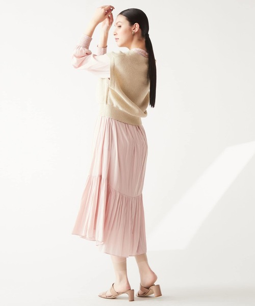 Tiara(ティアラ)の「ラメベスト(ニット/セーター・レディース・チャコールグレー/ゴールド・FREE)」の14枚目の写真