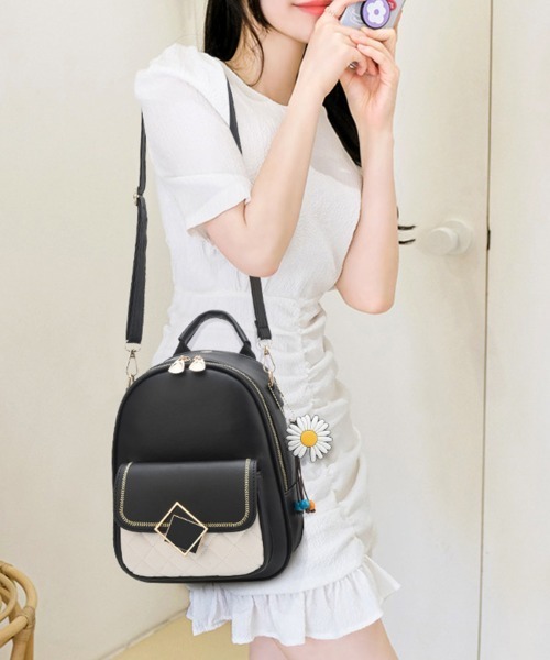 Miniministore(ミニミニストア)の「ミニリュック バイカラー レディース(バックパック/リュック・レディース・ブラック/ピンク/レッド/ミント/アイボリー・FREE)」の11枚目の写真