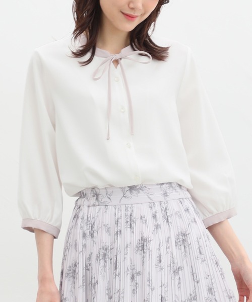 Honeys(ハニーズ)の「7分袖配色リボンブラウス(シャツ/ブラウス・レディース・ネイビー/ミント/アイボリー/ピンク系その他/グレイッシュベージュ/ホワイト×グレー・S/M/L/LL/3L)」の3枚目の写真