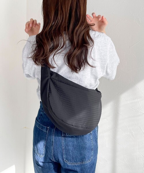 fredy emue（フレディエミュ）の「ボーダーキルトテープショルダーバッグ（ショルダーバッグ・レディース・アイボリー/ブラック・FREE）」の8枚目の写真