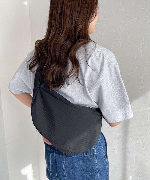 fredy emue（フレディエミュ）の「ボーダーキルトテープショルダーバッグ（ショルダーバッグ・レディース・アイボリー/ブラック・FREE）」の9枚目の写真