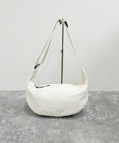 fredy emue（フレディエミュ）の「ボーダーキルトテープショルダーバッグ（ショルダーバッグ・レディース・アイボリー/ブラック・FREE）」の10枚目の写真