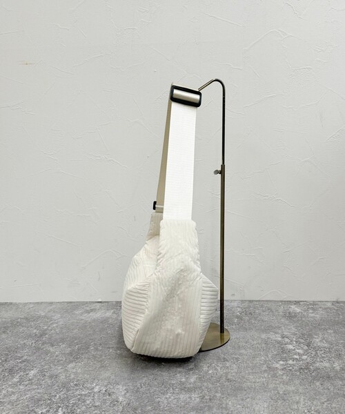 fredy emue（フレディエミュ）の「ボーダーキルトテープショルダーバッグ（ショルダーバッグ・レディース・アイボリー/ブラック・FREE）」の11枚目の写真