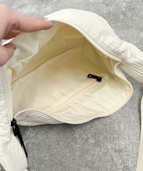 fredy emue（フレディエミュ）の「ボーダーキルトテープショルダーバッグ（ショルダーバッグ・レディース・アイボリー/ブラック・FREE）」の13枚目の写真