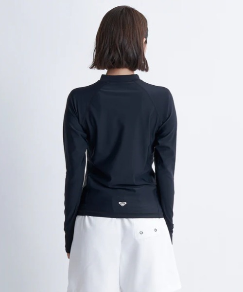 ROXY（ロキシー）の「RASHIE L/S/ロキシー長袖ラッシュガード(水着)（ラッシュガード・レディース・ブラック/ホワイト/ネイビー/ブラウン・SMALL/MEDIUM/LARGE）」の19枚目の写真