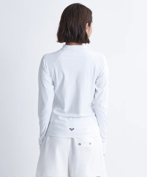 ROXY（ロキシー）の「RASHIE L/S/ロキシー長袖ラッシュガード(水着)（ラッシュガード・レディース・ブラック/ホワイト/ネイビー/ブラウン・SMALL/MEDIUM/LARGE）」の9枚目の写真