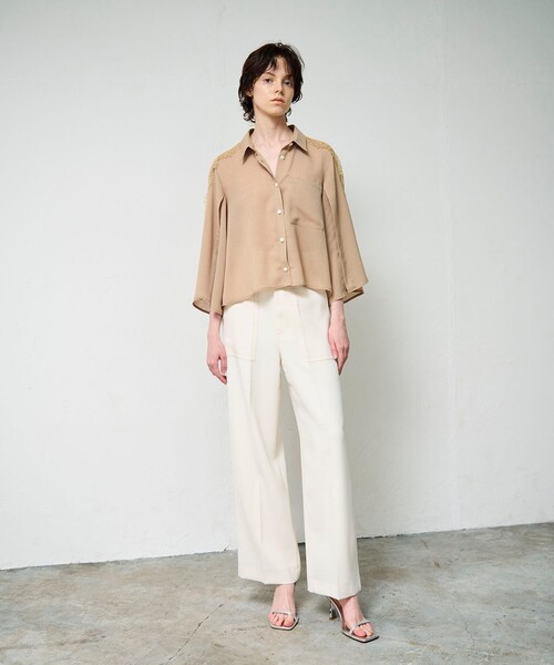 GRACE CONTINENTAL(グレースコンチネンタル)の「シアーポンチョシャツ(シャツ/ブラウス・レディース・キャメル/ホワイト/ブラック・36)」の3枚目の写真