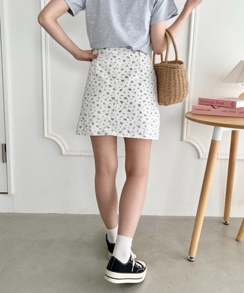 Loueme（ルエム）の「フラワーデニムミニスカパン（スカート・レディース・ホワイト/ベージュ/ブラック・M）」の22枚目の写真