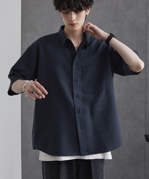 MONO-MART(モノマート)の「ウールライクファブリック オーバーサイズS/Sシャツ(シャツ/ブラウス・メンズ・グレイッシュベージュ/ブルーグレー/グレー/ブラック/ライトグレー/ホワイト/ダークネイビー/カーキ/グリーン・L/M)」の9枚目の写真