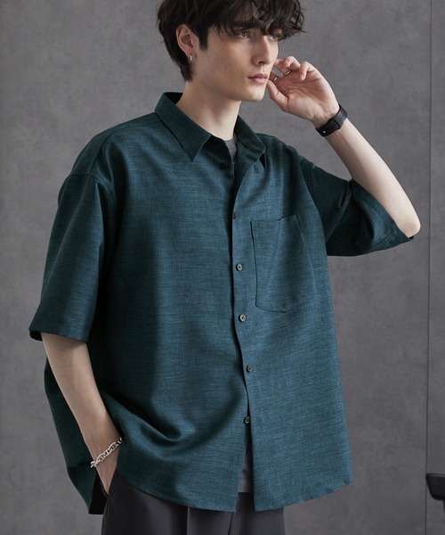 MONO-MART(モノマート)の「ウールライクファブリック オーバーサイズS/Sシャツ(シャツ/ブラウス・メンズ・グレイッシュベージュ/ブルーグレー/グレー/ブラック/ライトグレー/ホワイト/ダークネイビー/カーキ/グリーン・L/M)」の5枚目の写真