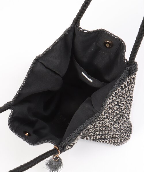 ikka（イッカ）の「雑材つまみ縦長トートバッグ（かごバッグ・レディース・ブラック/オフホワイト/グリーン/ブラウン・FREE）」の9枚目の写真