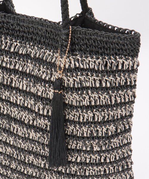 ikka（イッカ）の「雑材つまみ縦長トートバッグ（かごバッグ・レディース・ブラック/オフホワイト/グリーン/ブラウン・FREE）」の11枚目の写真