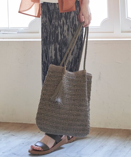 ikka（イッカ）の「雑材つまみ縦長トートバッグ（かごバッグ・レディース・ブラック/オフホワイト/グリーン/ブラウン・FREE）」の3枚目の写真
