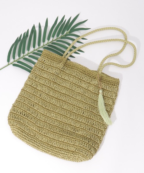 ikka（イッカ）の「雑材つまみ縦長トートバッグ（かごバッグ・レディース・ブラック/オフホワイト/グリーン/ブラウン・FREE）」の4枚目の写真