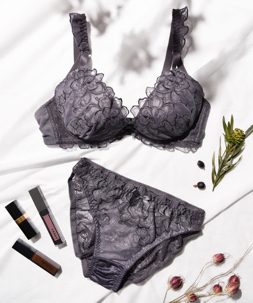 【セール】3-5A1,3,4【らくちんホールド 谷間寄せブラ】ブラ＆ショーツ エレガント丸胸 美胸 谷間メイク Eカップ Fカップ グラマラスサイズ展開あり（ブラ&ショーツ）｜CALIFORNIA OUTFITTERS（カリフォルニア アウトフィッターズ）