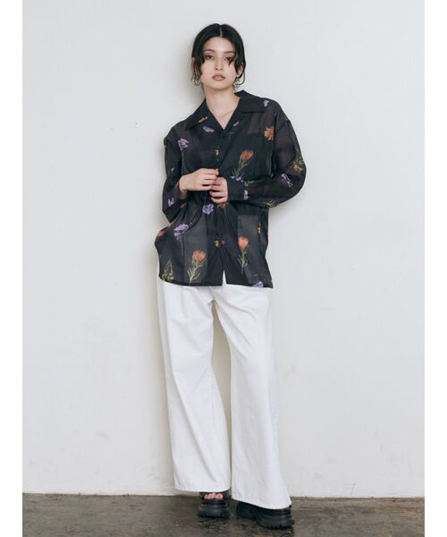 MURUA（ムルーア）の「【WEB限定】フラワーシアーシャツ（シャツ/ブラウス・レディース・アイボリー/ブラック/ピンク/ブラウン・FREE）」の18枚目の写真
